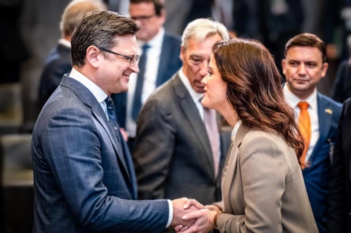 Þórdís Kolbrún og Dmytro Kuleba utanríkisráðherra Úkraínu á fundinum í dag