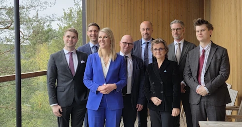 Loftslags- og umhverfisráðherrar Norðurlanda komu saman til fundar í Finnlandi, þar sem áskoranir sem fylgja mikilli aukningu í netverslun í gegnum erlend markaðstorg voru meðal umræðuefna. 