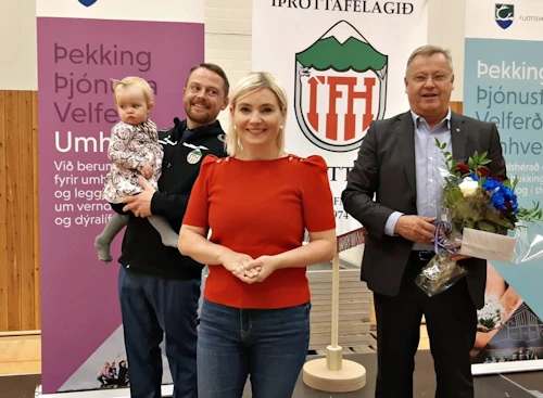 Davíð Þór Sigurðarson formaður Hattar, Lilja Alfreðsdóttir mennta- og menningarmálaráðherra og Björn Ingimarsson, bæjarstjóri Fljótsdalshéraðs.