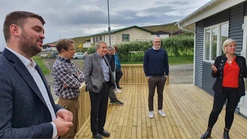 Frá afhendingu íbúðanna á Drangsnesi
