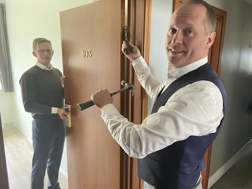 Guðmundur Ingi Guðbrandsson, umhverfis- og auðlindaráðherra, og Sveinn Margeirsson, sveitastjóri Skútustaðahrepps.