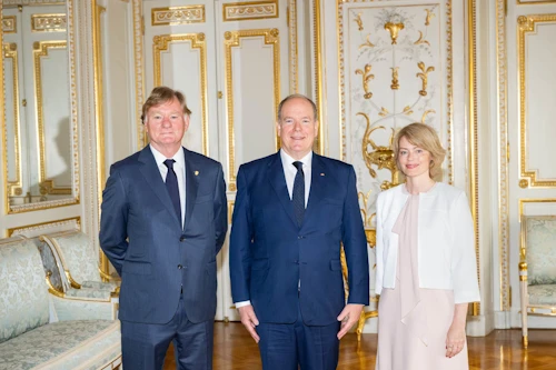 Michael Payne, ræðismaður Íslands í Mónakó, Albert II. fursti af Mónakó og Unnur Orradóttir Ramette, sendiherra