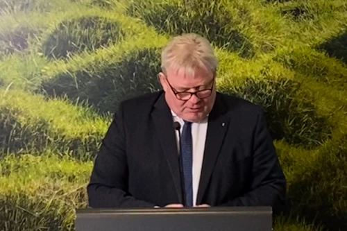 Sigurður Ingi Jóhannsson, samgöngu- og sveitarstjórnarráðherra, flytur ávarp á ársfundi Jöfnunarsjóðs sveitarfélaga í dag.