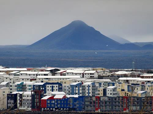 Horft að Keili frá Sjálandi í Garðabæ