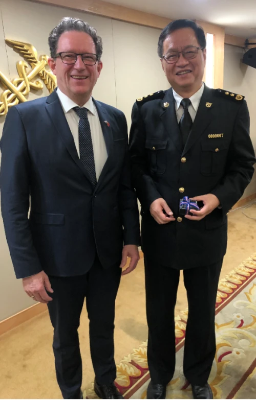 Kristján Þór Júlíusson, sjávarútvegs- og landbúnaðarráðherra og Zhang Jiwen, vararáðherra Kína á sviði tollamála og eftirlits með innflutningi matvæla