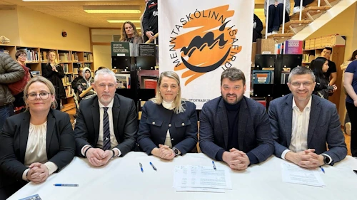 Heiðrún Tryggvadóttir, skólameistari MÍ, Bragi Þór Thoroddsen, sveitarstjóri Súðavíkurhrepps, Arna Lára Jónsdóttir, bæjarstjóri Ísafjarðarbæjar, Ásmundur Einar Daðason, mennta- og barnamálaráðherra, Jón Páll Hreinsson, bæjarstjóri Bolungarvíkurkaupstaðar