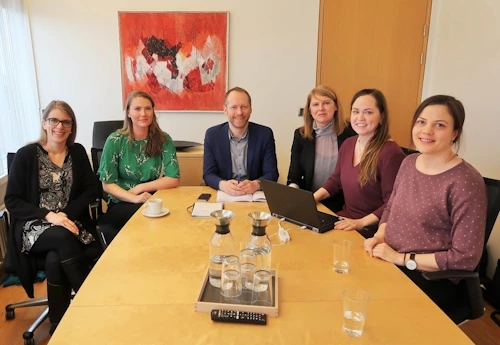 Starfsfólk og forstjóri Umhverfisstofnunar kynnti umhverfis- og auðlindaráðherra efni skýrslunnar í morgun. 
