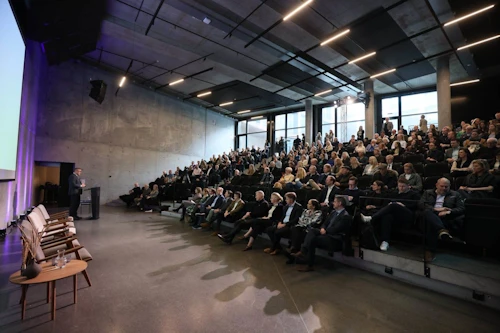 Bjarni Benediktsson utanríkisráðherra ávarpar ársfund Íslandsstofu í gær.