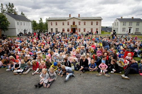 Krakkahópur í heimsókn á Árbæjarsafni