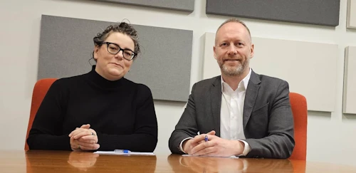 Bjarndís Helga Tómasdóttir, varaformaður Samtakanna ´78, og Guðmundur Ingi Guðbrandsson, félags- og vinnumarkaðsráðherra.