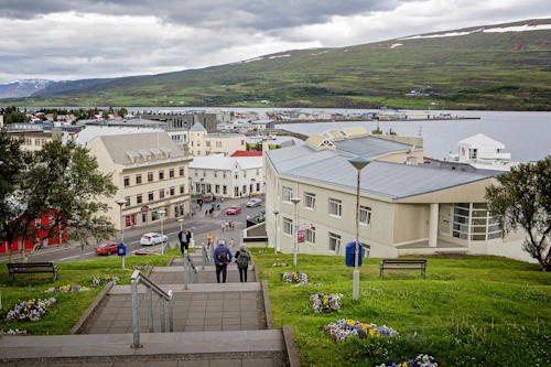 Séð yfir Akureyri frá kirkjutröppunum.