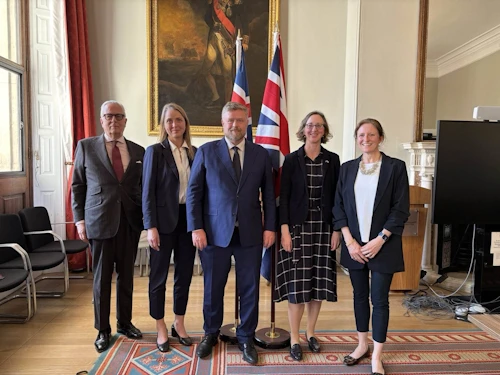 Fulltrúar Íslands og Bretlands.