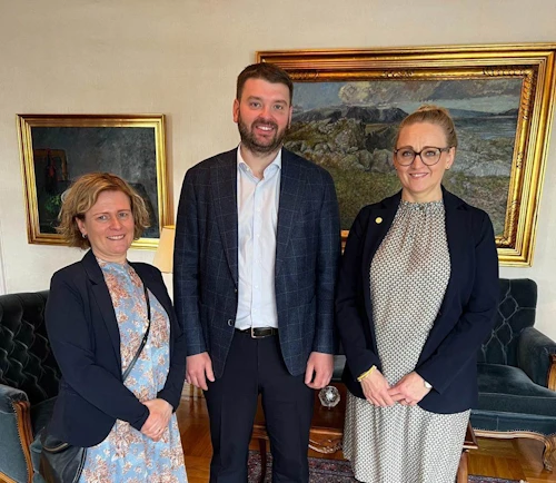 Ásdís Arnalds, aðstoðarskólameistari Kvennaskólans, Ásmundur Einar Daðason, mennta- og barnamálaráðherra, og Sólveig Guðrún Hannesdóttir, rektor Menntaskólans í Reykjavík
