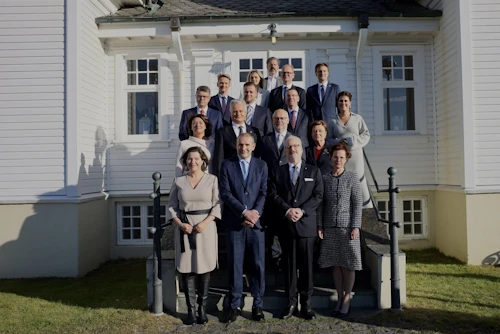 Forsetar Eystrasaltsríkjanna og Íslands ásamt forsetafrúm, utanríkisráðherrar ríkjanna auk sendiherra og borgarstjórans í Reykjavík