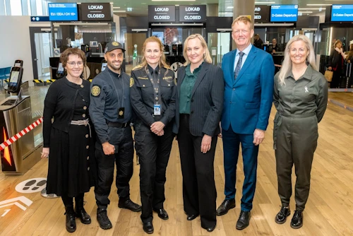 Ragna Bjarnadóttir skrifstofustjóri, Ómar Annisius aðstoðaryfirlögregluþjónn, Margrét Kristín Pálsdóttir settur lögreglustjóri, Þorbjörg Gunnlaugsdóttir ráðherra, Haukur Guðmundsson ráðuneytisstjóri og Alda Hrönn Jóhannsdóttir yfirlögfræðingur