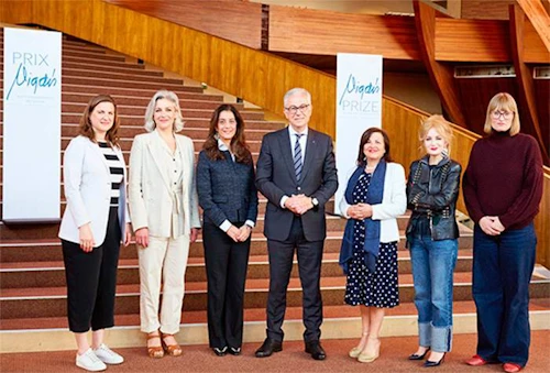 Valnefndina skipa frá vinstri; Sandra Konstatzky, Rósa Björk Brynjólfsdóttir, Sanam Narghi Anderlini, Theodoros Rousopoulos þingforseti Evrópuráðsþingsins, Despina Chatzivassailiou skrifstofustjóri Evrópuráðsþingsins, Iris Luarasi og Finnborg Salome Steinþórsdóttir. Á myndina vantar Robert Biedroń