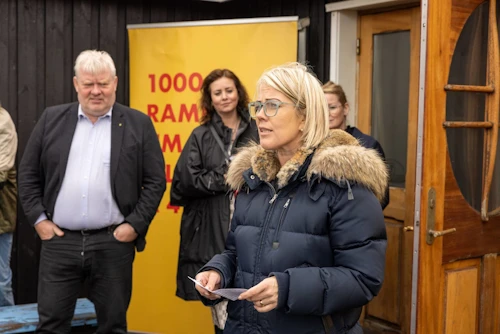 Fjóla St. Kristinsdóttir, bæjarstjóri Árborgar, var meðal þeirra sem fluttu ávörp að viðstöddu heimafólki á Eyrarbakka og öðrum góðum gestum.