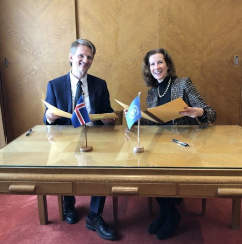 Haraldur Aspelund fastafulltrúi Íslands í Genf og Lisa Carty yfirmaður OCHA í Genf.