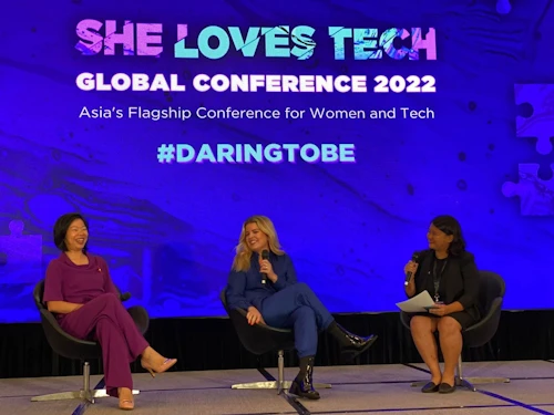 Áslaug Arna Sigurbjörnssdóttir ásamt Sim Ann og Virginia Tam á She Loves Tech ráðstefnunni.