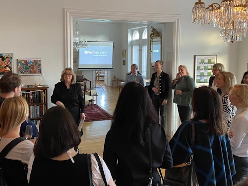 Islands ambassadör välkomnar gästerna