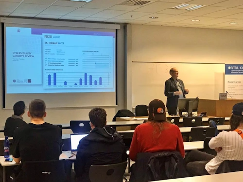 Dr. Sigurður Emil Pálsson á kynningu NTNU með íslensku námsfólki.