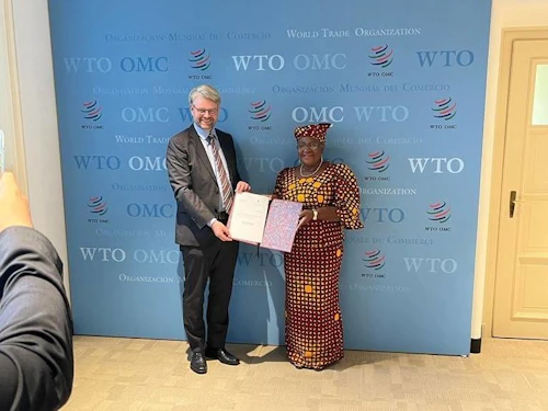 Einar Gunnarsson sendiherra og  Ngozi Okonjo-Ikeweala, framkvæmdastjóri WTO.