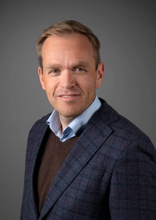 Guðmundur Gunnarsson hefur verið ráðinn aðstoðarmaður atvinnuvegaráðherra.