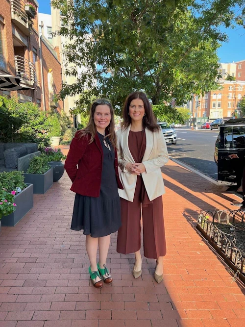 Katrín Jakobsdóttir forsætisráðherra og Þórdís Kolbrún Reykfjörð Gylfadóttir utanríkisráðherra í Washington DC í gær. 