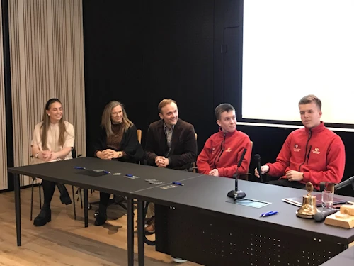Hluti fyrirlesara á málþinginu Börn og samgöngur í pallborðsumræðum.