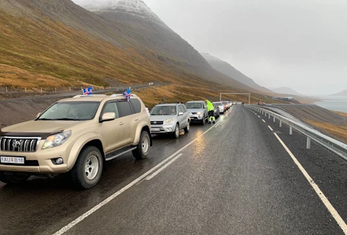 Það ríkti mikil eftirvænting meðal íbúa Vestfjarða að fá að fara í gegnum nýju Dýrafjarðargöngin í dag.