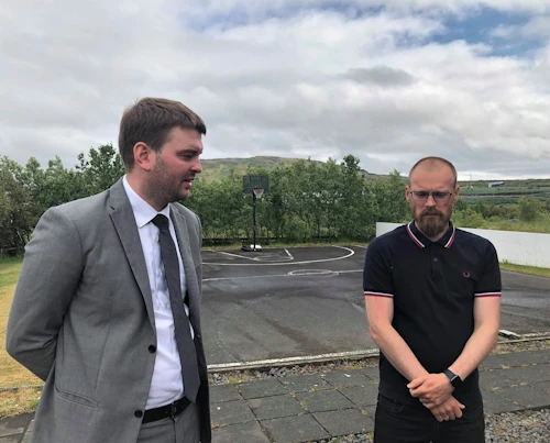 Ásmundur Einar kynnti sér aðstæður á Stuðlum og ræddi við Funa Sigursson, forstöðumann Stuðla