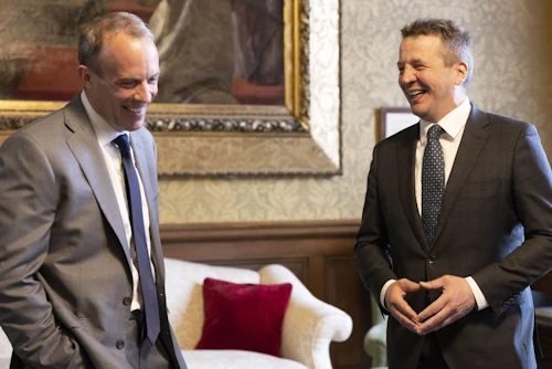 Vel fór á með þeim Raab og Guðlaugi Þór á fundi þeirra