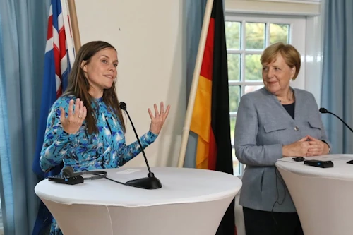 Katrín Jakobsdóttir, forsætisráðherra og Angela Merkel, kanslari Þýskalands, á blaðamannafundinum á Þingvöllum