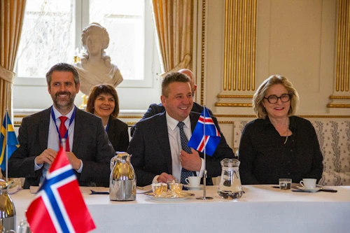 Utanríkisráðherra stýrði fundi norrænu utanríkisráðherranna í dag. Með honum á myndinni eru frá vinstri Martin Eyjólfsson, skrifstofustjóri alþjóða- og öryggisskrifstofu, Lára Kristín Pálsdóttir, sérfræðingur á Norðurlandadeild utanríkisráðuneytisins og Estrid Brekkan, sendiherra Íslands í Stokkhólmi