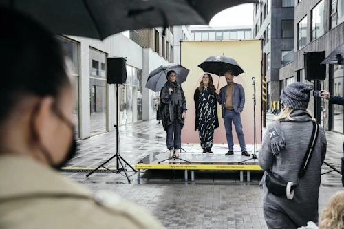 Þórdís Kolbrún R. Gylfadóttir, ferðamála-, iðnaðar- og nýsköpunarráðherra, Dagur B. Eggertsson, borgarstjóri og Halla Helgadóttir, framkvæmdastjóri Miðstöðvar hönnunar og arkitektúrs opnuðu hátíðina