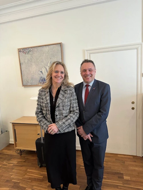 Þorgerður Katrín Gunnarsdóttir utanríkisráðherra ásamt Tore O. Sandvik varnarmálaráðherra Noregs.