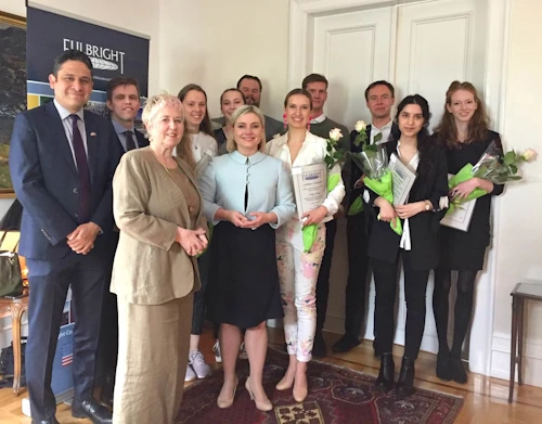 Styrkþegar ásamt Belindu Theriault, framkvæmdastjóra Fulbright, Oscar Avila, formaður stjórnar Fulbright og Lilju Alfreðsdóttur mennta- og menningarmálaráðherra. 