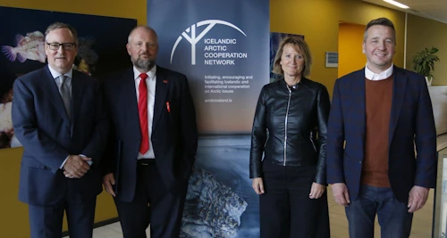Frá vinstri: Pétur Ásgeirsson sendiherra, Eyjólfur Guðmundsson, rektor HA, Embla Eir Oddsdóttir, frkvstj. Norðurslóðanetsins, og Guðlaugur Þór Þórðarson utanríkis- og þróunarsamvinnuráðherra