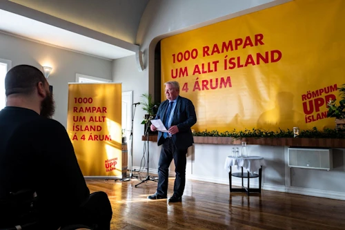 Sigurður Ingi Jóhannsson, innviðaráðherra, ávarpar gesti.