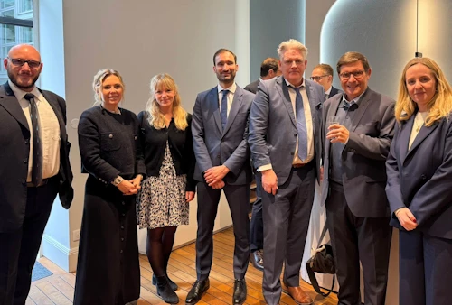 Fulltrúar sendiráðs Íslands í París, María Mjöll Jónsdóttir, Lilja Björk Stefánsdóttir og Una Jóhannsdóttir, Christophe Baldet, fulltrúi HECLA, Antoine Lochet frá BBA Fjedco og Magnús Árni Skúlason og Jacques Cardaillac stjórnarmeðlimir fransk-íslenska viðskiptaráðsins 