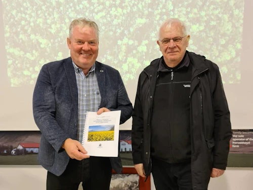 Sigurður Ingi Jóhannsson, samgöngu- og sveitarstjórnarráðherra, og Jón Bernódusson, fagstjóri þróunar og greiningar hjá Samgöngustofu.