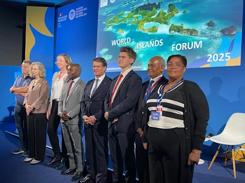 Umhverfisráðherra tók þátt í pallborðsumræðum á World Island Forum í Nice