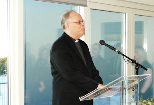 Séra Bjarni Þór blessaði heimilið