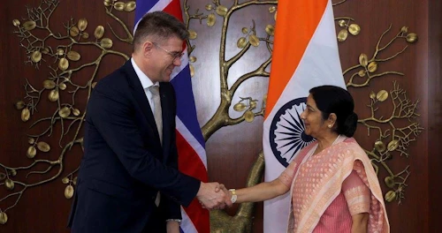 Gunnar Bragi og utanríkisráðherra Indlands, Sushma Swaraj