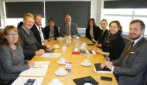 Netöryggisráð hélt fyrsta fund sinn 3. nóvember.