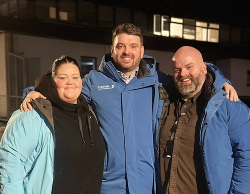 Ásmundur Einar Daðason, mennta- og barnamálaráðherra, tekur þátt í vettvangsstarfi Flotans með Karen Rún Helgadóttur og Kára Sigurðssyni, starfsfólki Flotans