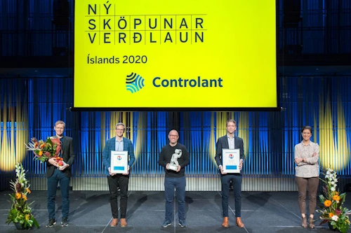 Á myndinni eru (frá vinstri): Guðmundur Arnarson, fjármálastjóri Controlant, Stefán Karlsson, stofnandi og rekstrarstjóri Controlant, Gísli Herjólfsson, stofnandi og framkvæmdastjóri Controlant, Erlingur Brynjúlfsson, stofnandi og tæknistjóri Controlant, og Þórdís Kolbrún Reykfjörð Gylfadóttir, ferðamála-, iðnaðar- og nýsköpunarráðherra.