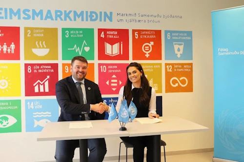Ásmundur Einar Daðason, mennta- og barnamálaráðherra, og Vala Karen Viðarsdóttir, framkvæmdastjóri Félags Sameinuðu þjóðanna á Íslandi