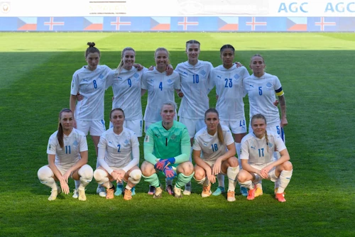 Landslið Íslands fyrir leik gegn Tékklandi í apríl 2022. Mynd/KSÍ