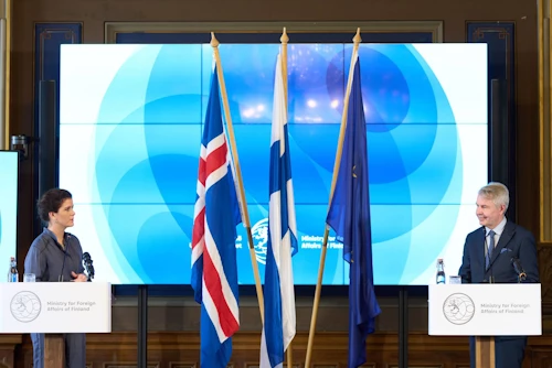 Þórdís Kolbrún og Pekka Haavisto á fréttamannafundi í Helsinki